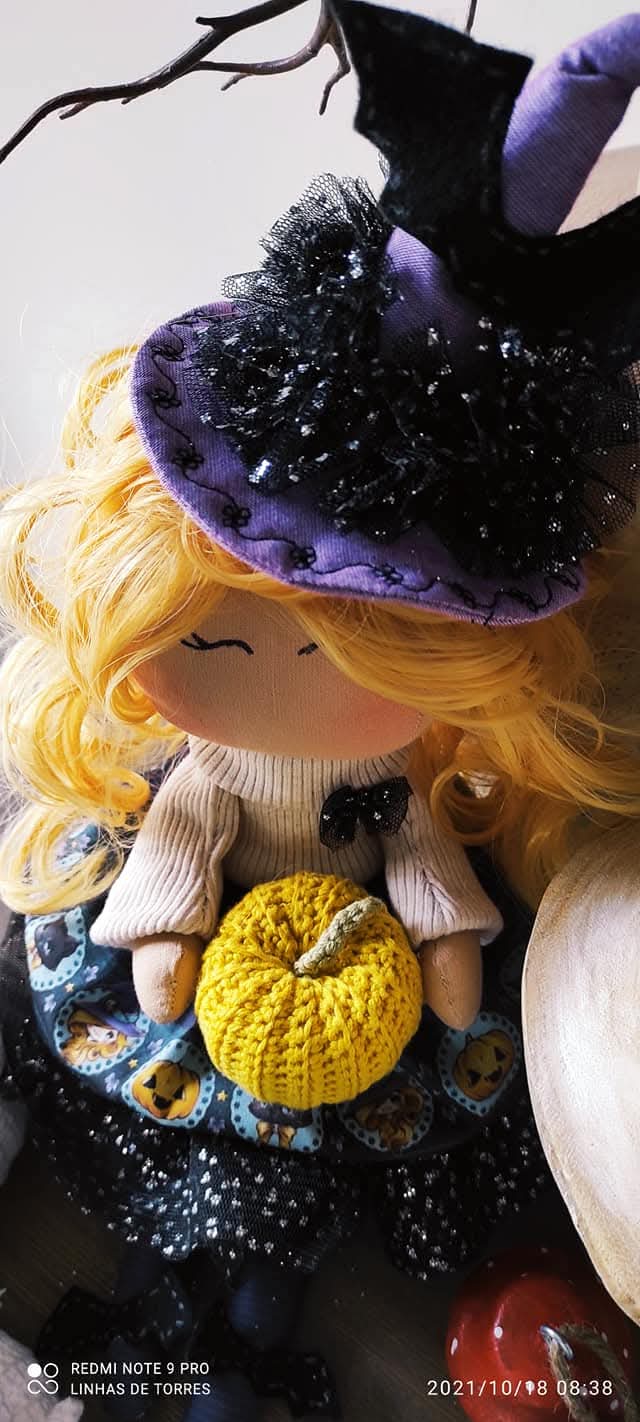 Boneca bruxa de Halloween
